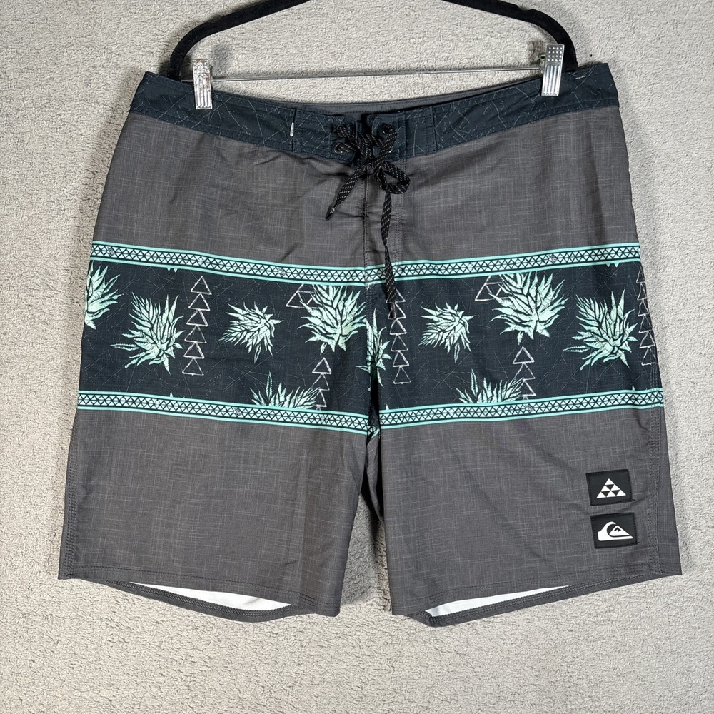 Quiksilver Highline SurfSilk‎ Mens Board Shorts Gray Pineapple Print Size 38